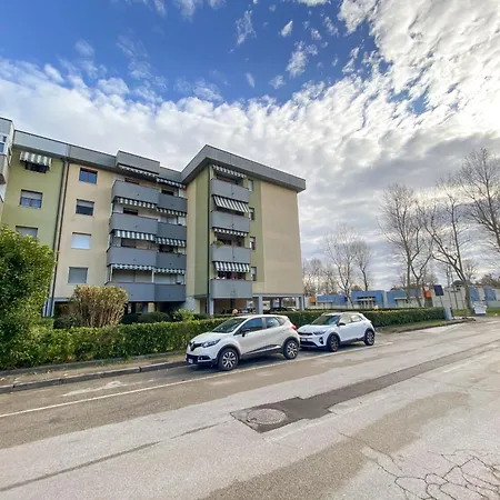 Da Nonna Gina, Casa Luminosa Con Aria Condizionata Lägenhet Viareggio