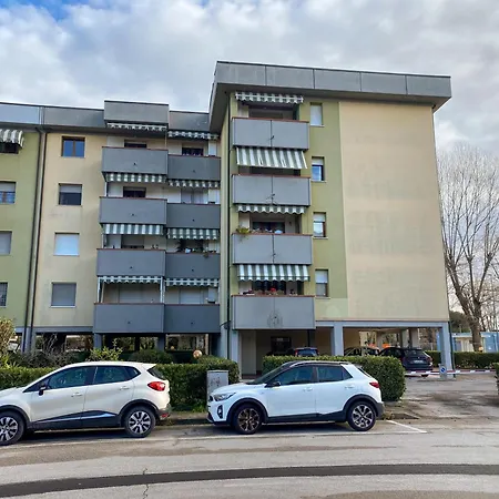 Da Nonna Gina, Casa Luminosa Con Aria Condizionata Виареджо